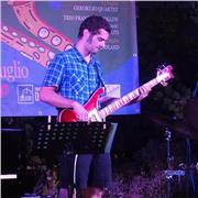 Studente del conservatorio di Padova impartisce lezioni di Basso elettrico, oppure pianoforte e chitarra per principianti